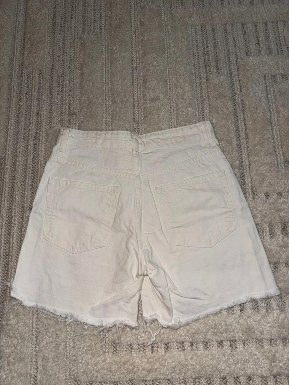 Zara Off-White Frayed Hem Denim Shorts